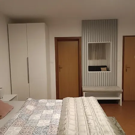 3 Bathrooms Mimi