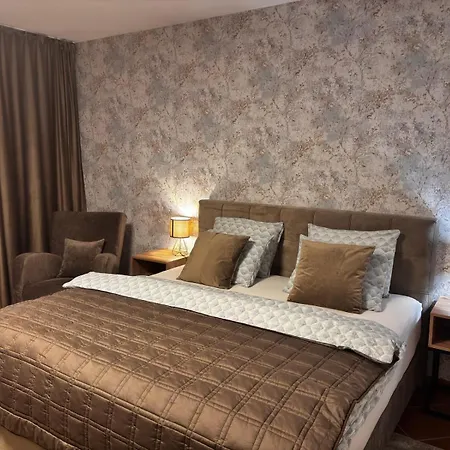 3 Bathrooms Mimi Apartmán *